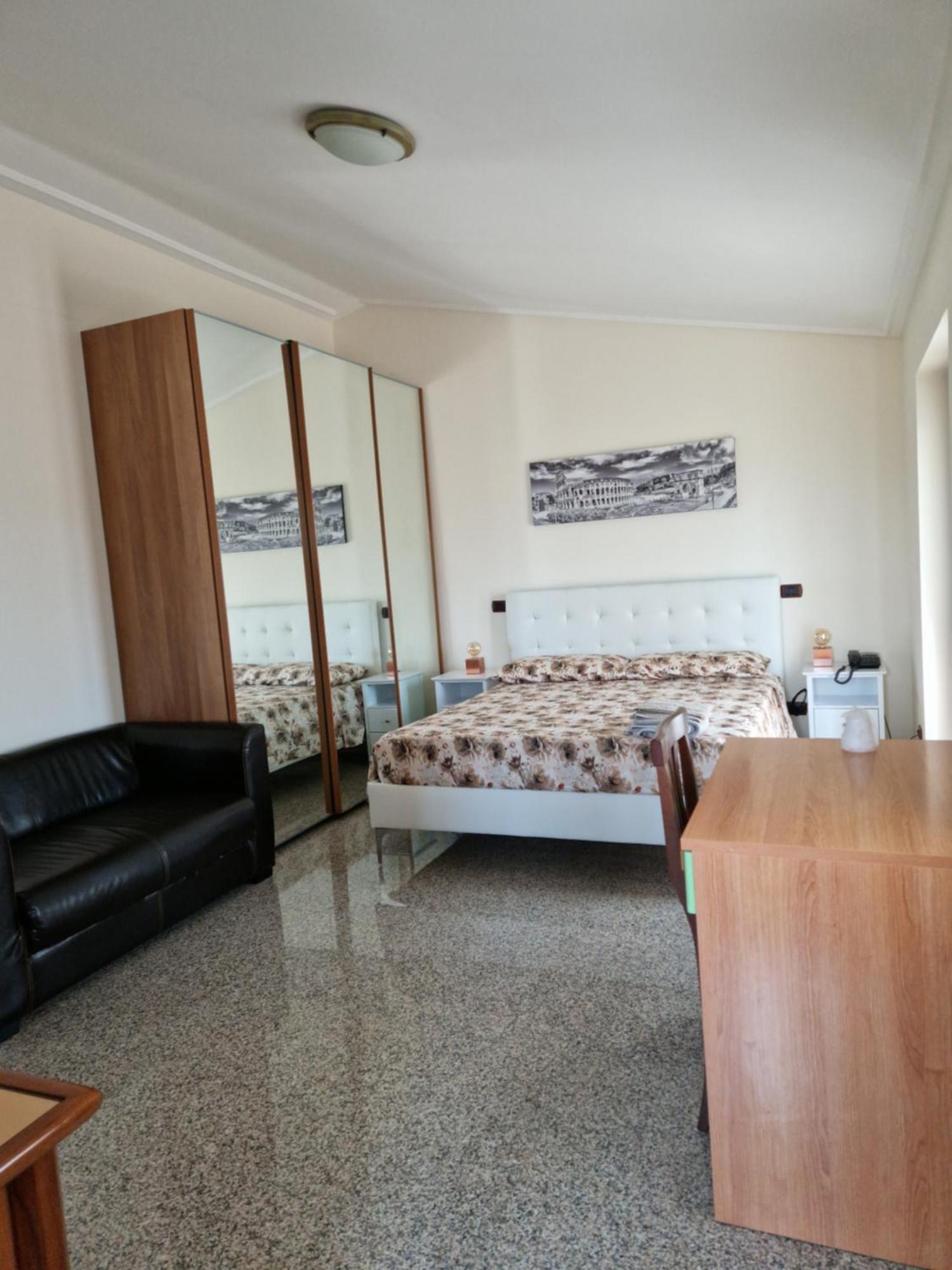 Castelbarco House B Hotel Рим Екстериор снимка